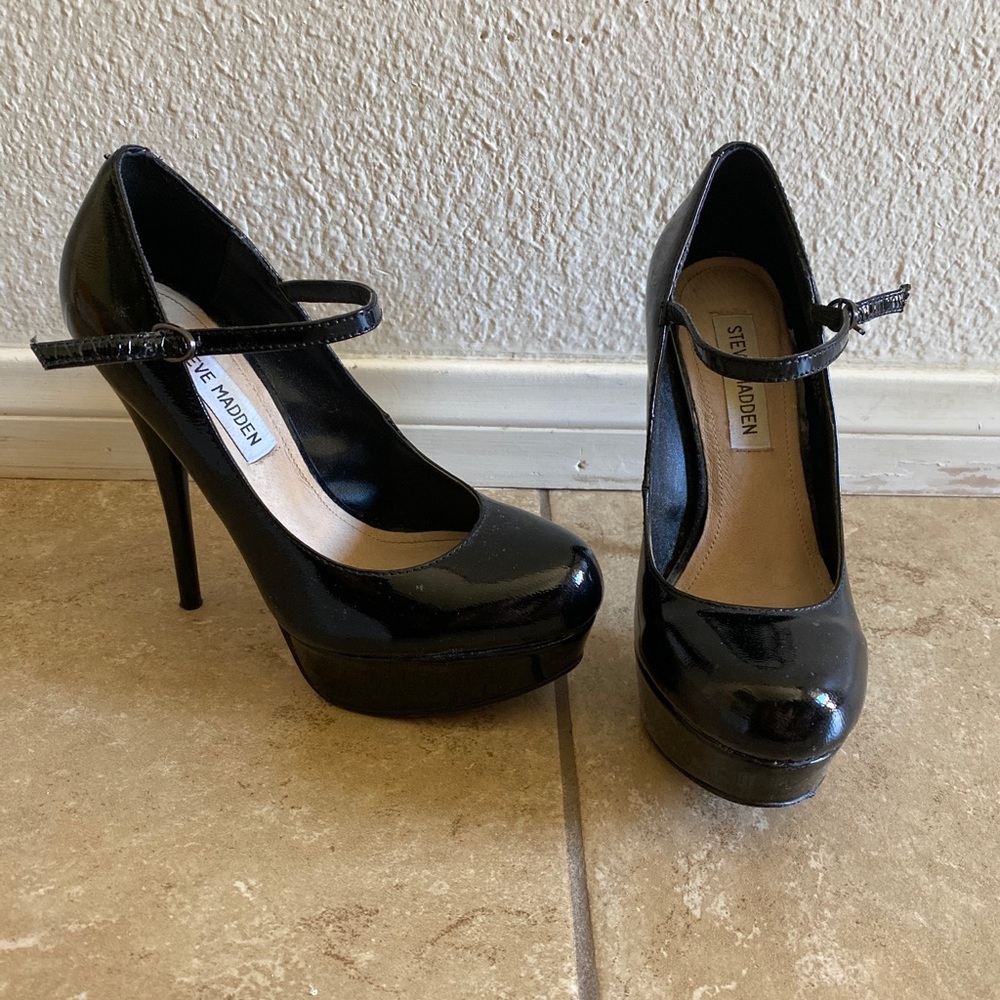 Steve Madden COUGARR Black Patent Leather Heels
